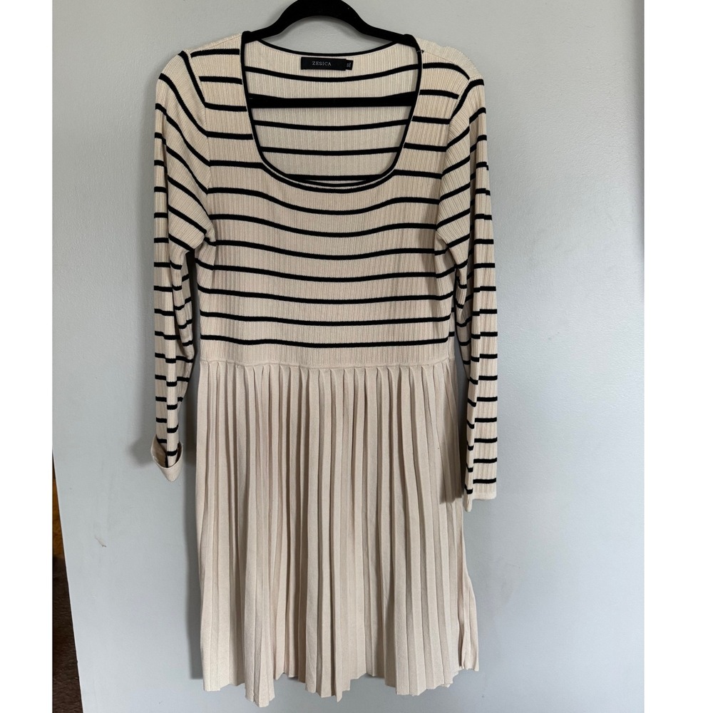 Zesica Dress Cream Black‎ Striped Long Sleeve Pleated Knit Casual